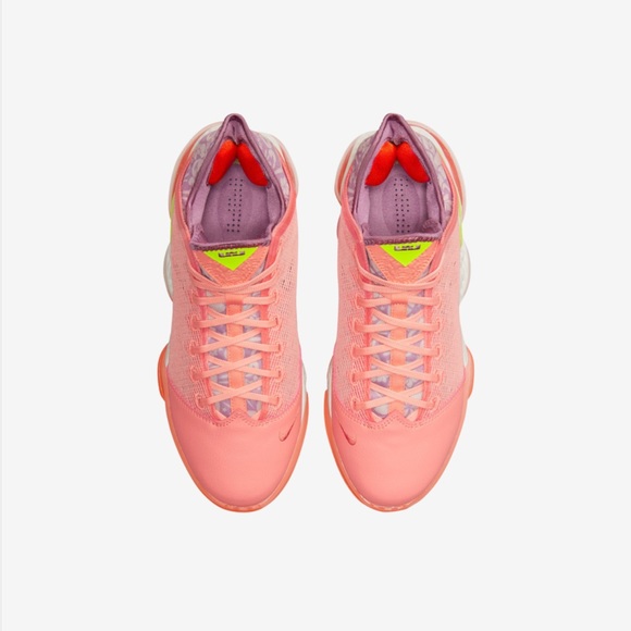 Nike LeBron 19 Low - Picture 1 of 9